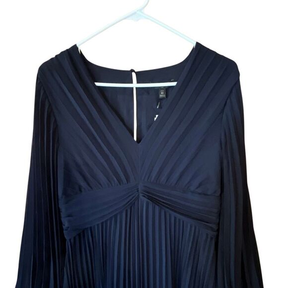NWT BANANA REPUBLIC NAVY BLUE CHIFFON PLEATED MIDI DRESS 10 Petite - Picture 4 of 7